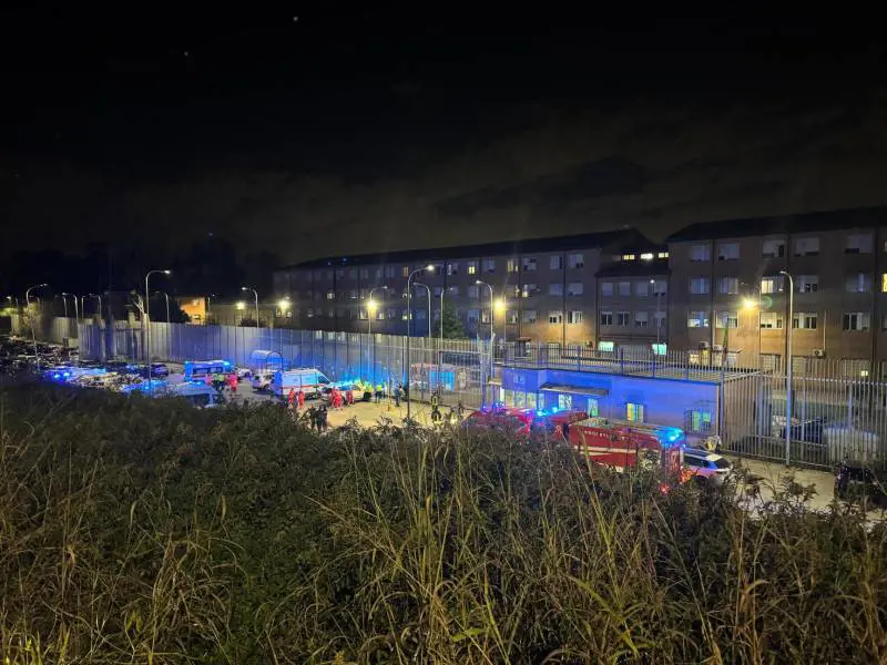 Carcere di Como in rivolta: tre agenti feriti, uno in ostaggio