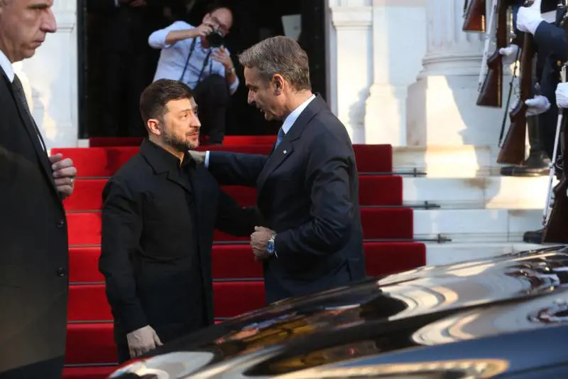 Zelensky, tour nella Ue. Missione per rassicurare sul caso corruzione (e svoltare sugli aiuti)