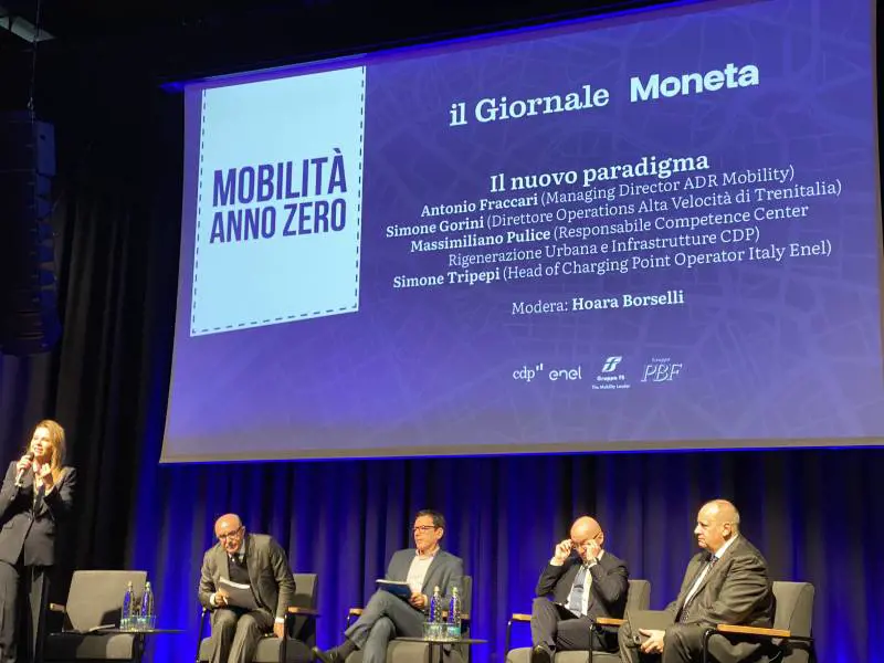 Elettrificazione smart, colonnine e guida autonoma: il futuro della mobilità