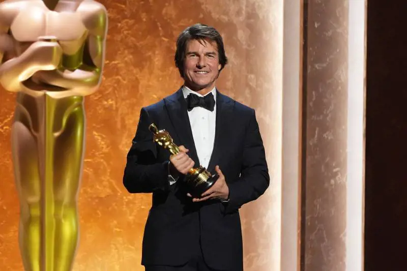 Tom Cruise riceve l’Oscar alla carriera: "Il cinema ci mostra la nostra umanità condivisa"