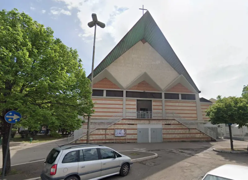 Foggia, l'aggressione ala polizia locale: pietre e sassi contro gli agenti