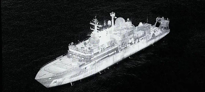 Nave spia russa nel mare britannico, furia di Londra: "Basta, siamo pronti"