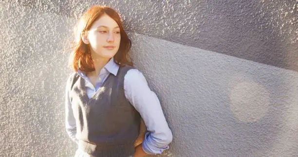 Gilet in maglia e camicia, la combo di tendenza. 5 idee a cui ispirarvi