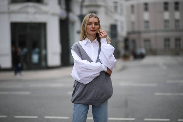 gilet in maglia e pantaloni