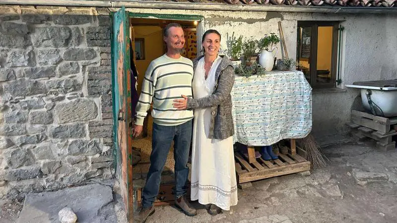 I bambini allontanati dalla famiglia nel bosco. "Daremo battaglia". Ma c'è la relazione choc