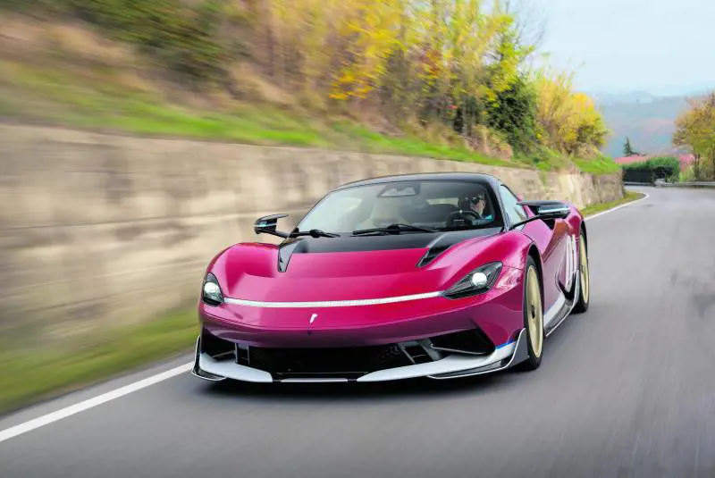 Al volante della Battista, un'astronave gentile da tre milioni di euro