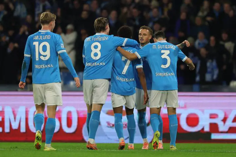 Il Napoli torna alla vittoria contro l'Atalanta e ritrova la vetta: Neres fa sorridere Conte