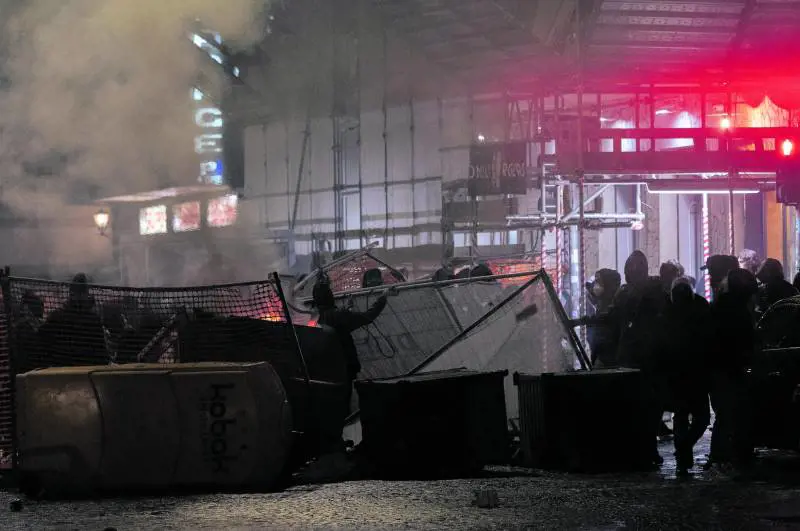 "Il Viminale paghi i danni". Ma i violenti sono loro amici