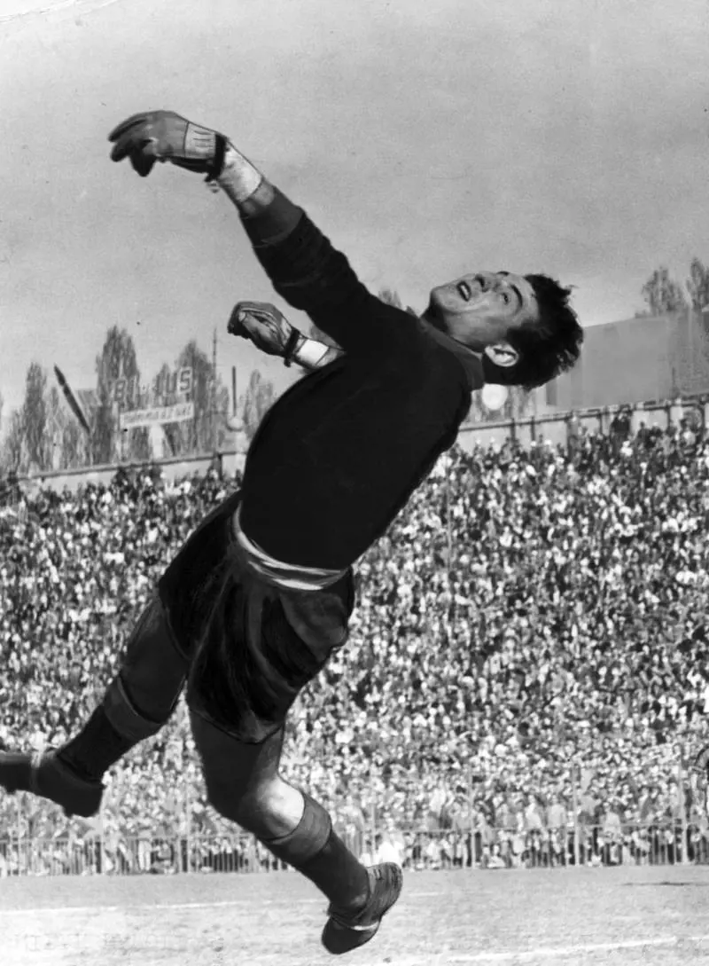 Addio a Lorenzo Buffon, storico portiere del Milan degli anni '50