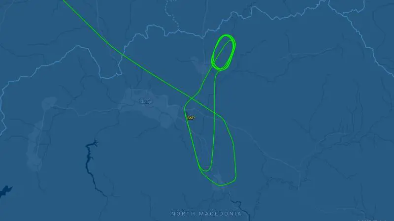 Venezia-Skopje, pilota cerca invano di atterrare, poi dirotta il volo in Kosovo: cosa è successo