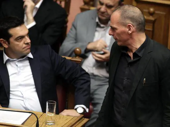 I veleni di Tsipras: "Varoufakis? Odiato Pensava ai suoi libri"