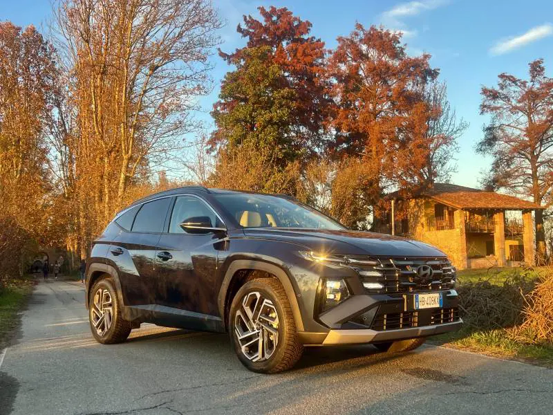 Hyundai Tucson Full Hybrid, il SUV che fa respirare Milano