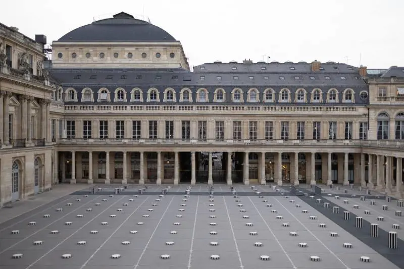 Francia, somministrano diuretici durante i colloqui al ministero: l’incredibile caso che travolge Parigi