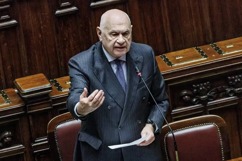 "Consenso, legge già a gennaio". Scontro sull'onere della prova