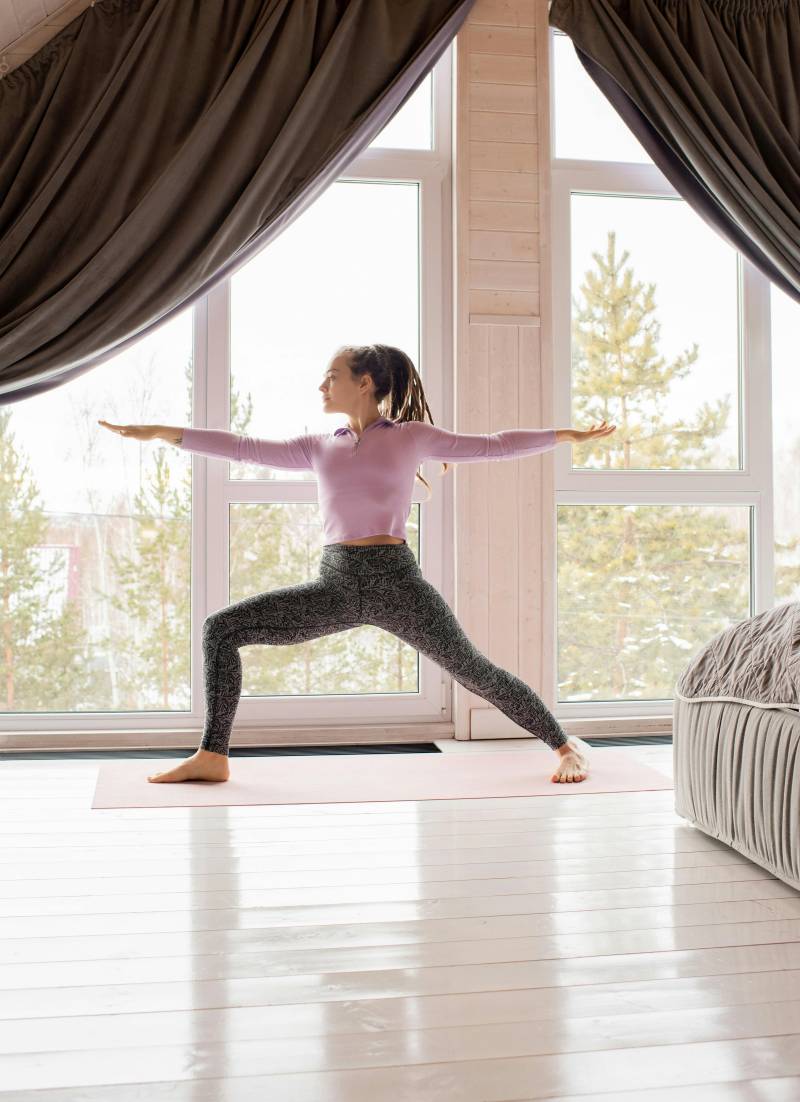 yoga la posizione del guerriero