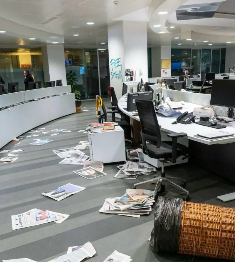 "Giornalista, ti ammazziamo". I cori durante l'assalto ProPal alla Stampa