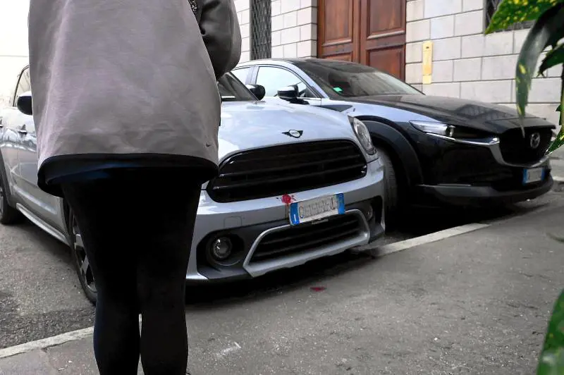 Milano, violentata in centro. L'uomo preso dai bodyguard