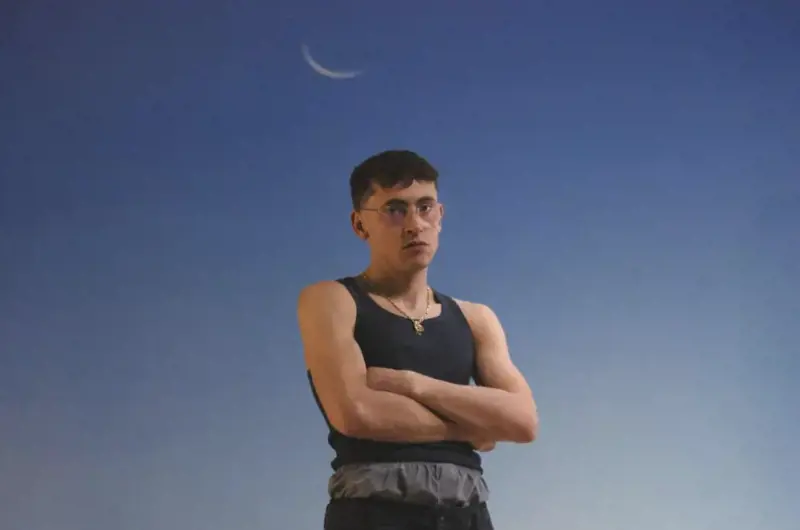 Tredici Pietro, chi è il cantante a Sanremo 2026: “Io figlio di Morandi, ci sono momenti in cui non mi fa stare bene”