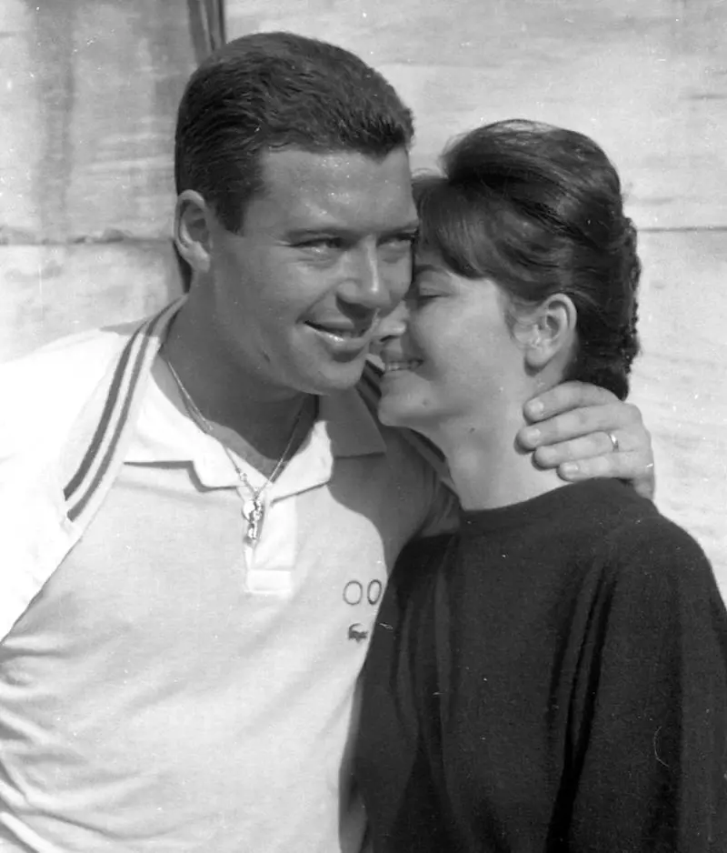 La "Dolce Vita" di Nicola tra terra rossa e jet set