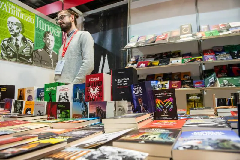 Tutti dall'editore contestato a chiedere di Charlie Kirk 