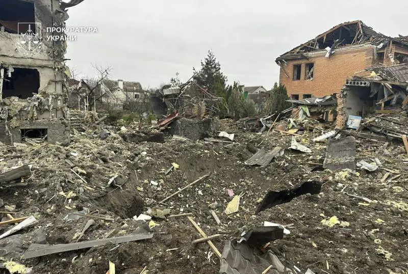 Mosca replica ai colloqui lanciando missili sull'Ucraina