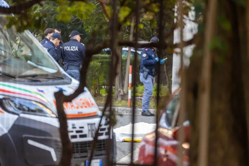 Ragazza muore in un cortile a Roma: ipotesi suicidio, indaga la polizia