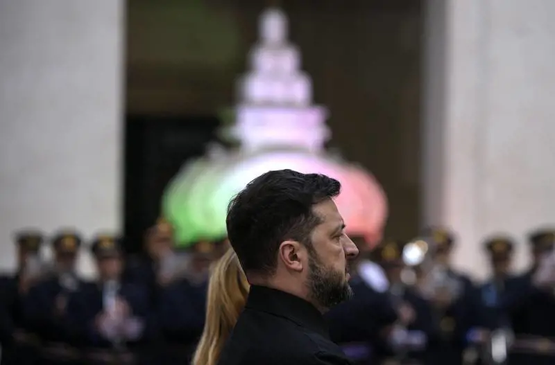 L'Ue prova a fare quadrato su Kiev. E Merz "invita" Trump a Berlino