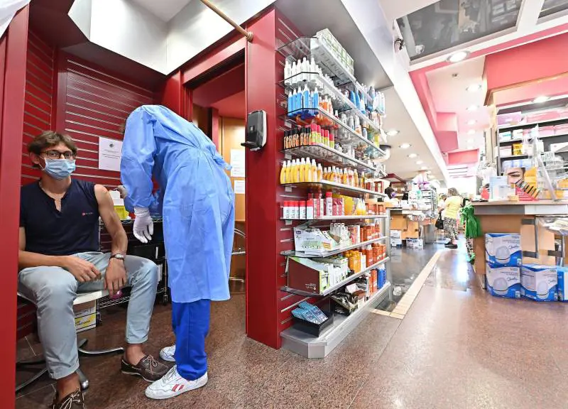 Vaccini, esami, prenotazioni al Cup. Farmacie sempre più presidi sanitari