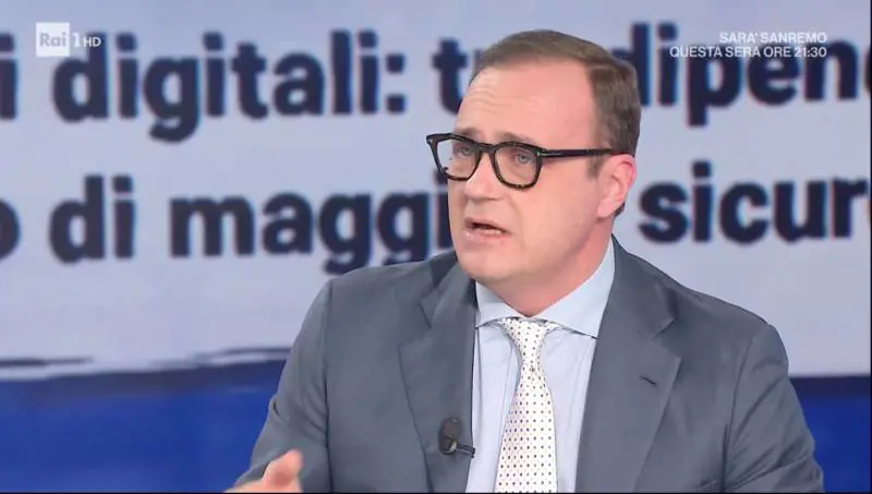 Odio online, Tommaso Cerno a Domenica In: "Io non leggo nemmeno più i social, ho caterve di insulti"