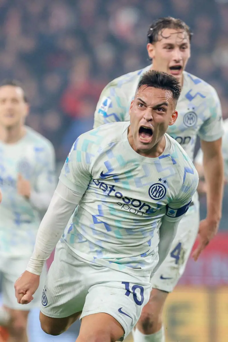 Inter, è un doppio sorpasso. Di nuovo in testa, ma da sola