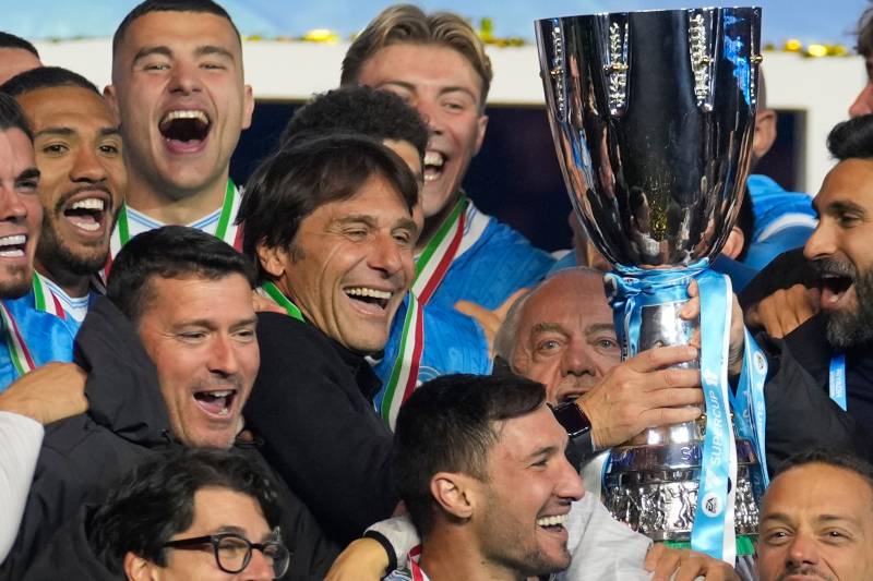 Supercoppa Conte trofeo celebrazione