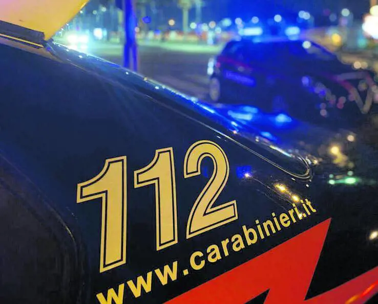 Ragazzo di 23 anni accoltellato più volte. È grave, ma non in pericolo di vita