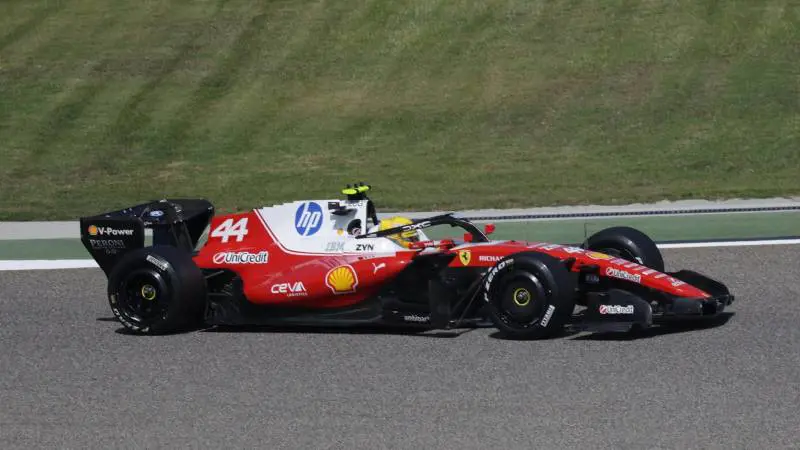 F1, Verstappen e Norris avanti nei test in Bahrain: bene Leclerc con la Ferrari