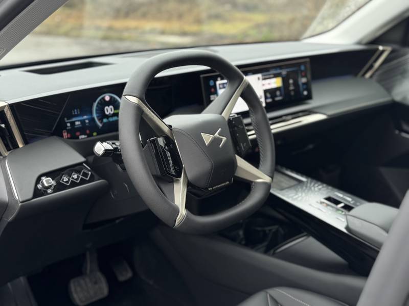 DS N°8: le foto dell'ammiraglia della gamma 10