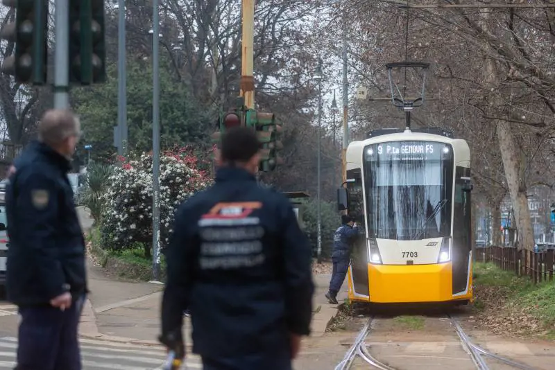 Tram, indagato il conducente. Giallo sull'avviso alla centrale