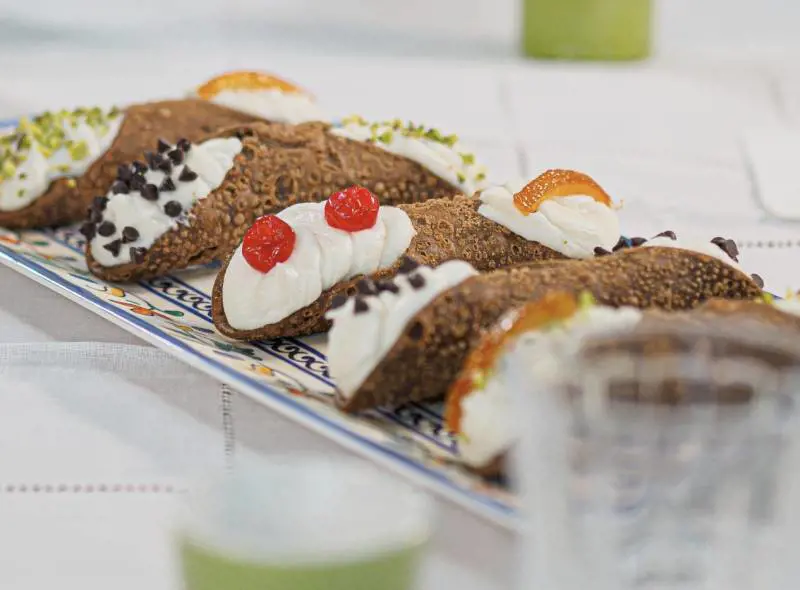 AMMU, dieci anni e due milioni di cannoli