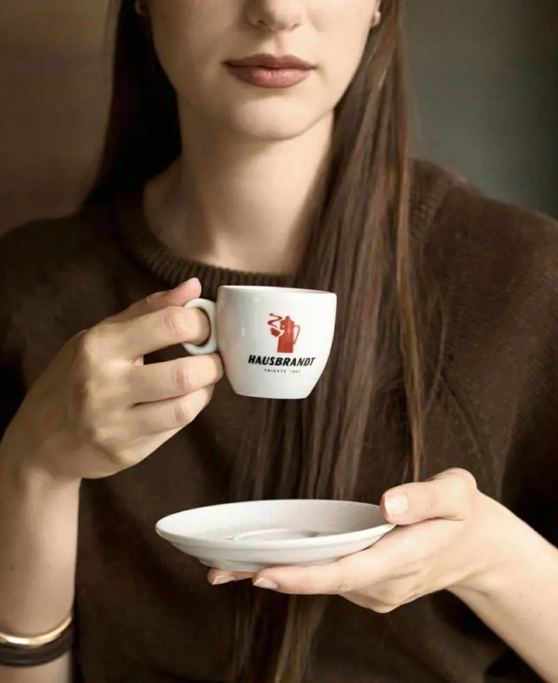 Hausbrandt racconta le terre del caffè attraverso tre monorigini