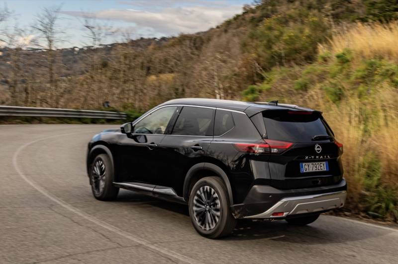 Nissan X-Trail 1.5 MHEV 2WD: guarda tutte le foto 13