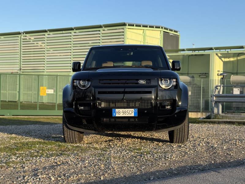 Land Rover Defender sei cilindri diesel: tutte le foto 11