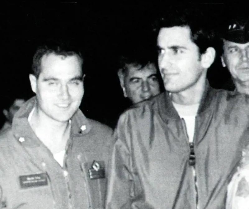 La giornalista e gli avieri: gli ostaggi cambiano scenari. Trump e il rischio di finire dentro una guerra infinita