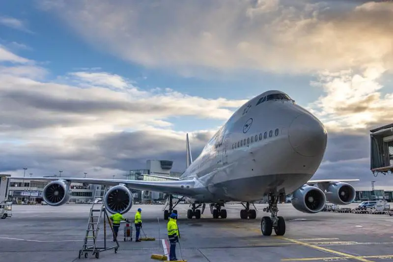 “Disponibilità limitata”: prime limitazioni di cherosene in quattro aeroporti italiani