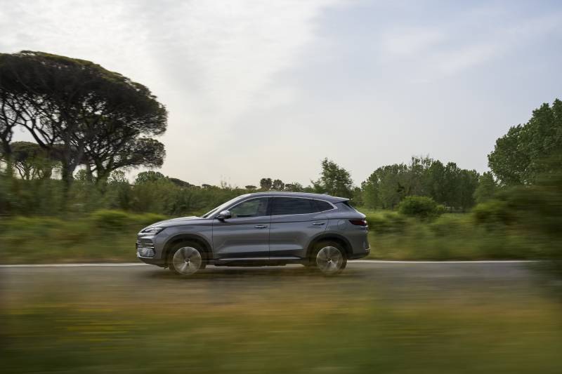 Le foto di BYD Seal U DM-i: il SUV plug-in che punta tutto su comfort ed efficienza 7