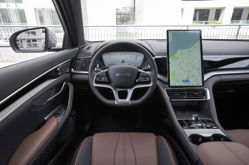 Le foto di BYD Seal U DM-i: il SUV plug-in che punta tutto su comfort ed efficienza 10