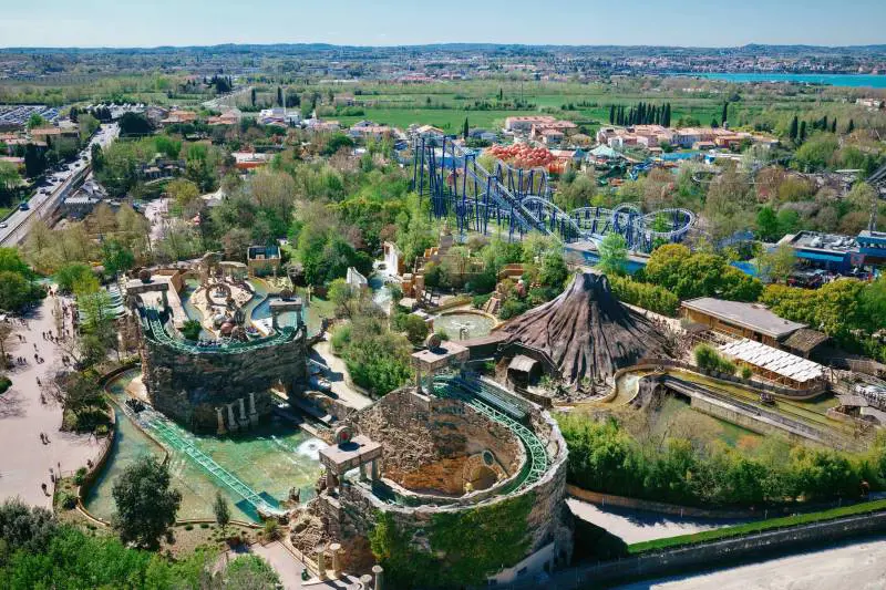 Gardaland punta su K-Pop e Minecraft: la stagione 2026 si accende tra eventi e turismo esperienziale
