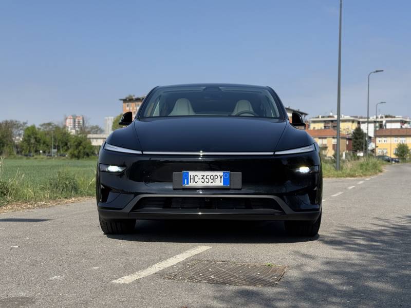 Tesla Model Y Performance: guarda le foto 2
