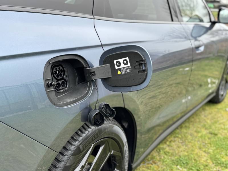 BYD Seal 6 DM-i Touring: guarda tutte le foto 10