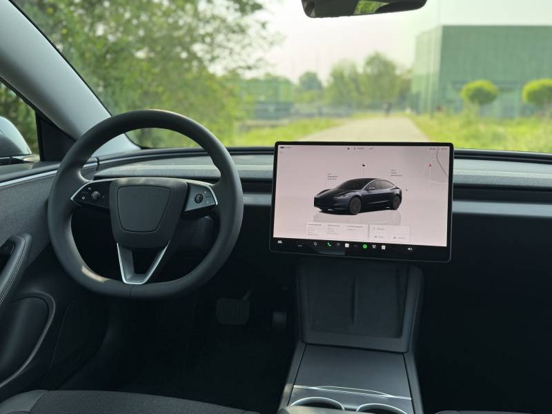 Model 3 RWD 2026: guarda le foto 3