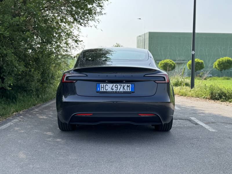Model 3 RWD 2026: guarda le foto 9