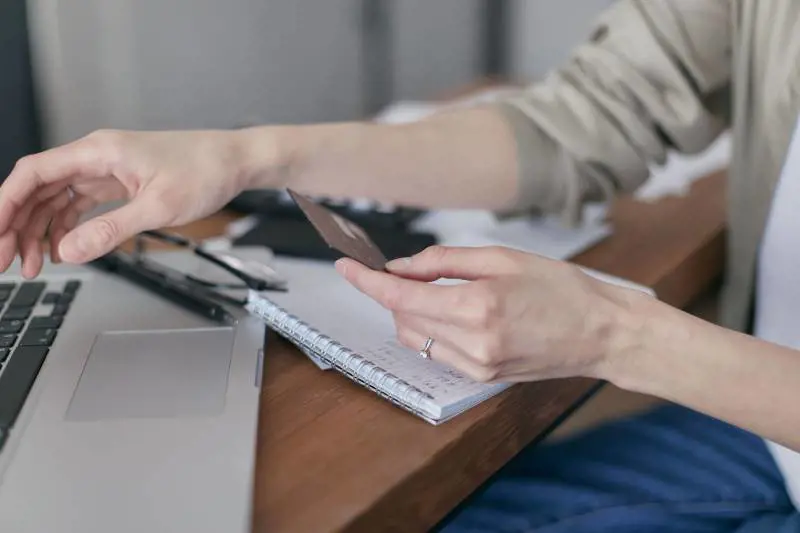 Acquisti online, ecco come cambia il diritto di recesso: la nuova procedura per i resi