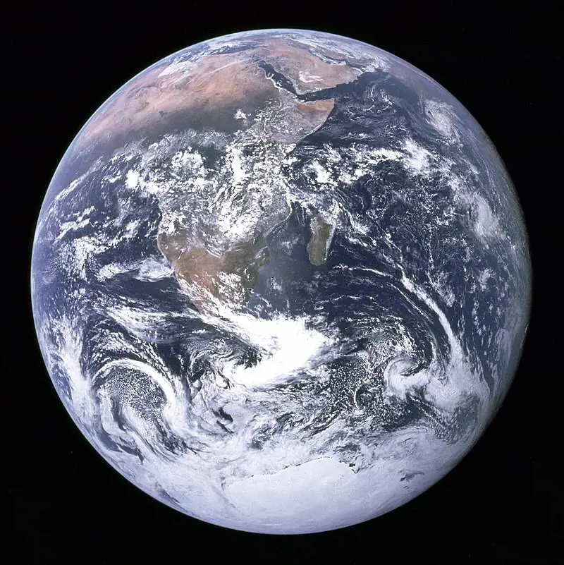 Usa, si schianta con un razzo per dimostrare che la Terra è piatta